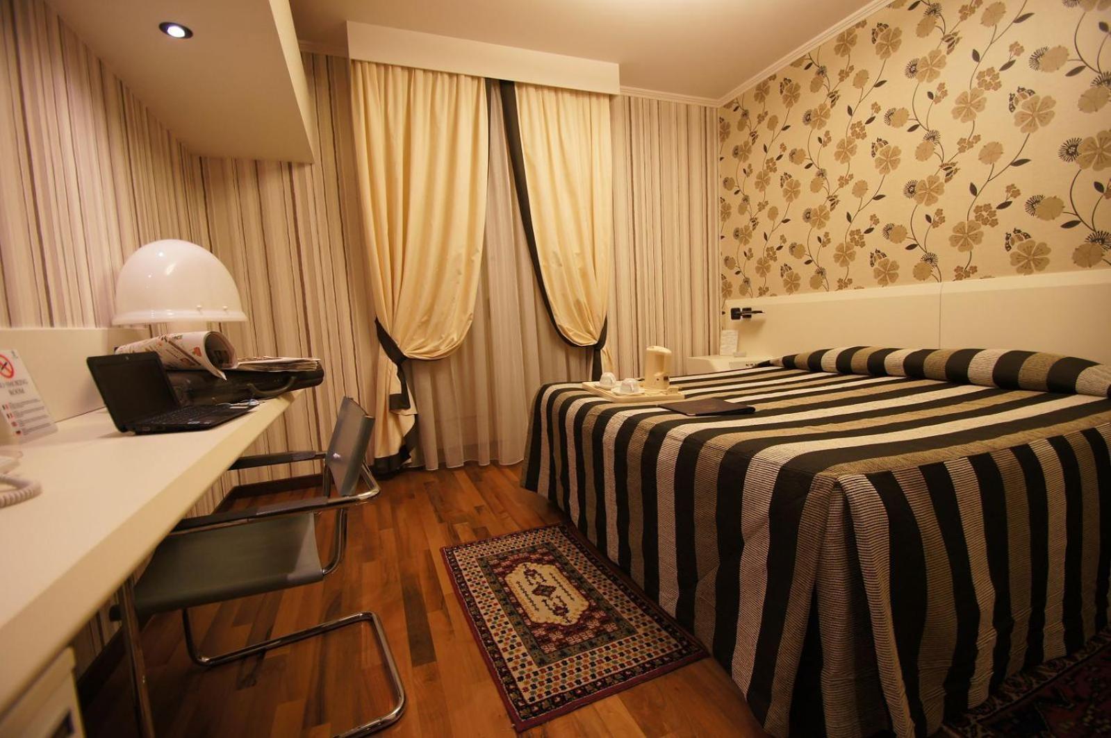 Phi Hotel Principe 库尼奥 外观 照片